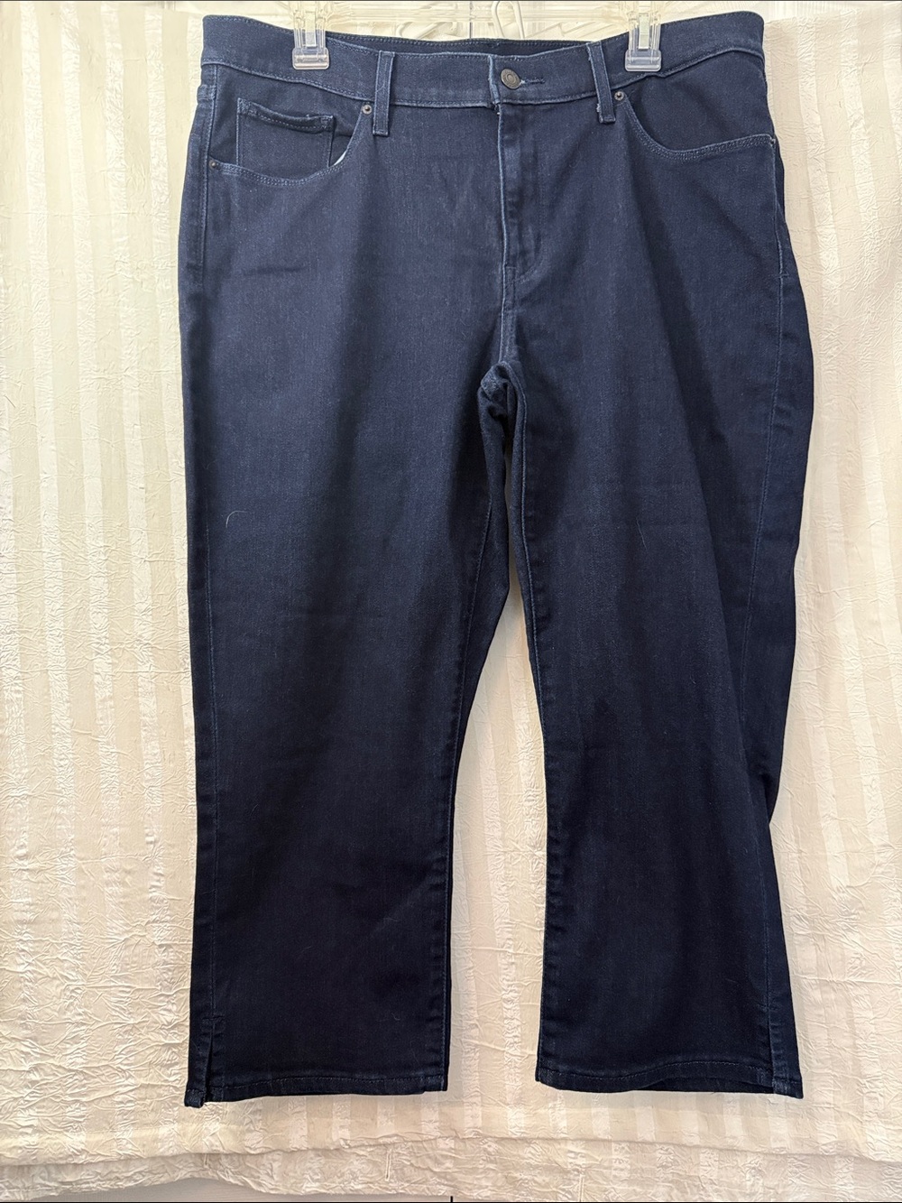 Levi's Capri Jeans Women, Size 14 Dark Navy